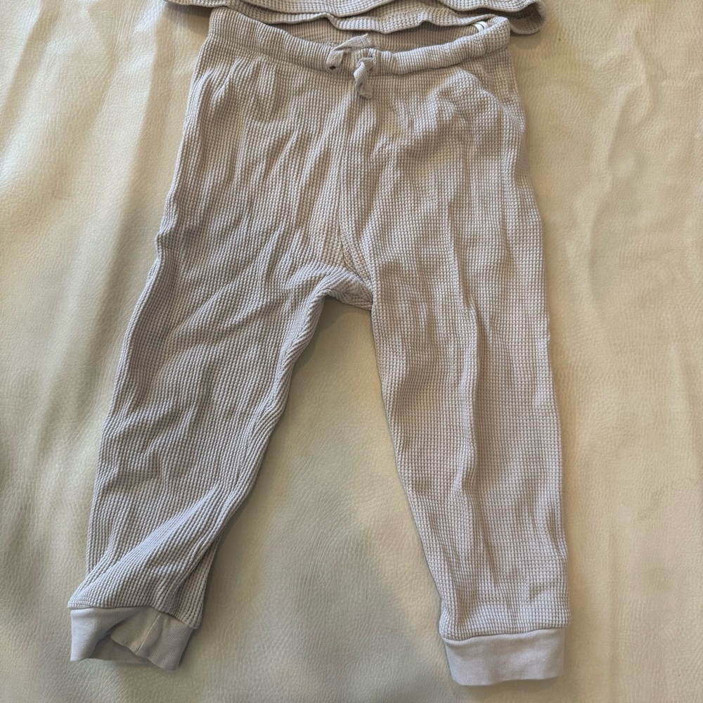 H&M neutral shirt and pant set - Picture 3 of 9